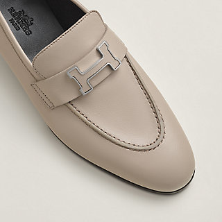 モカシン《パリ》 - ベージュ | Hermès - エルメス-公式サイト